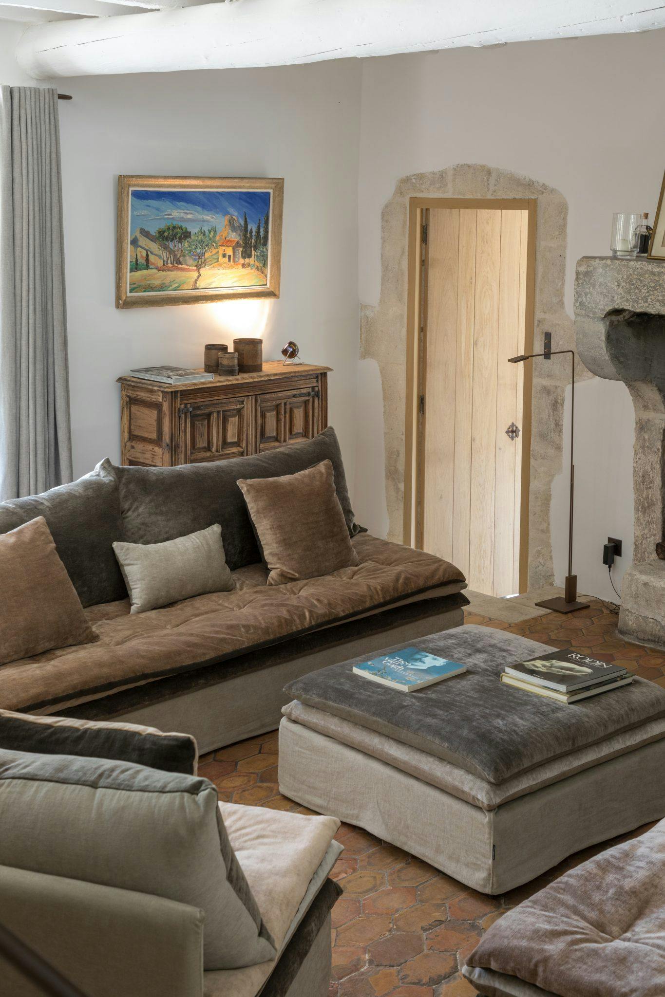 Warmest living room and fireplace - © Gilles Lagnel