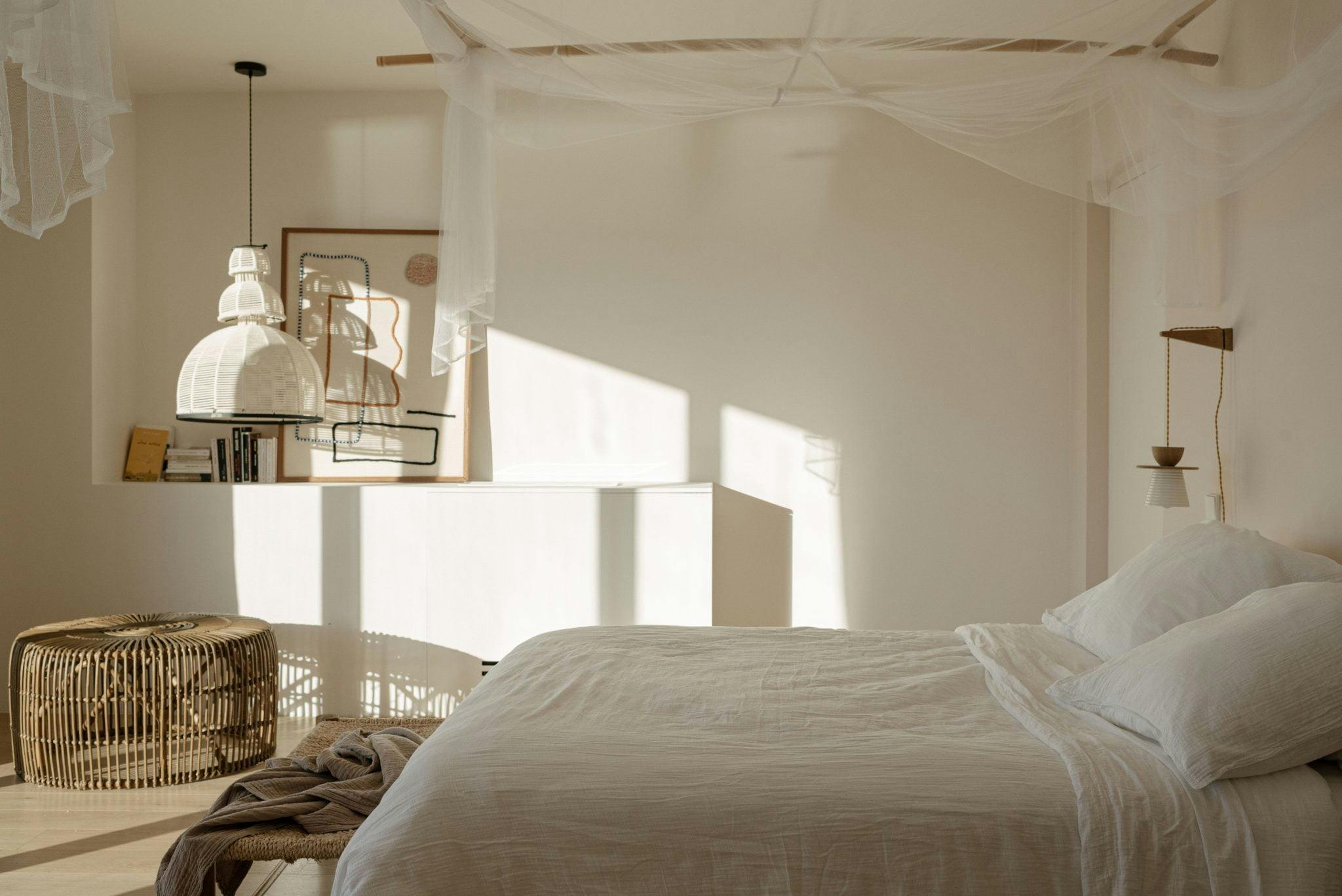 bedroom in ecru tones