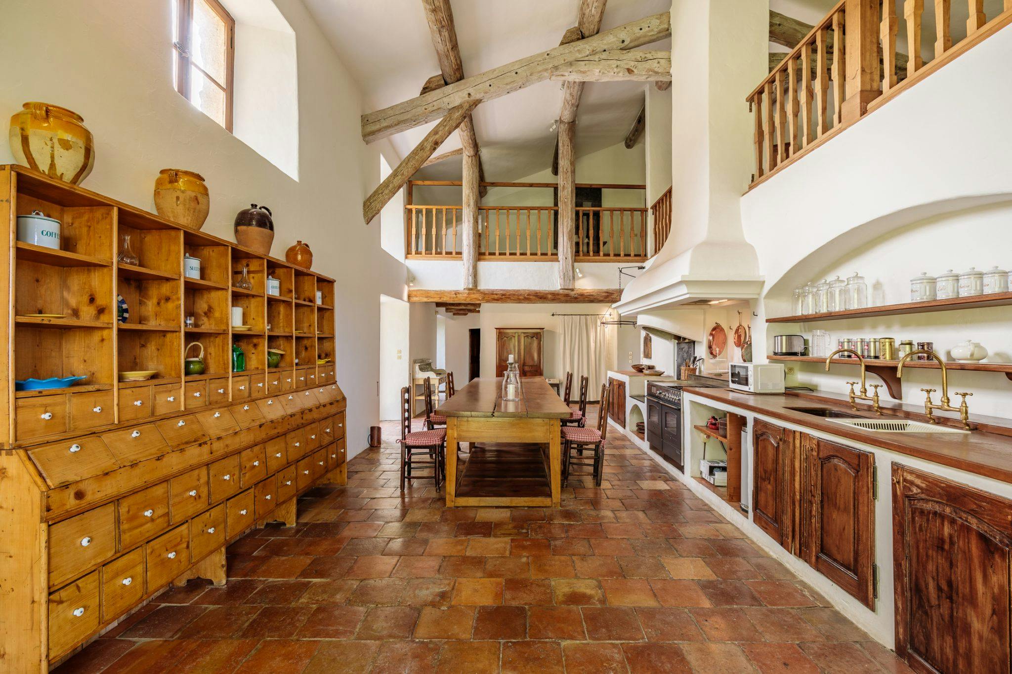 The fully wooden kitchen of Château de Sannes