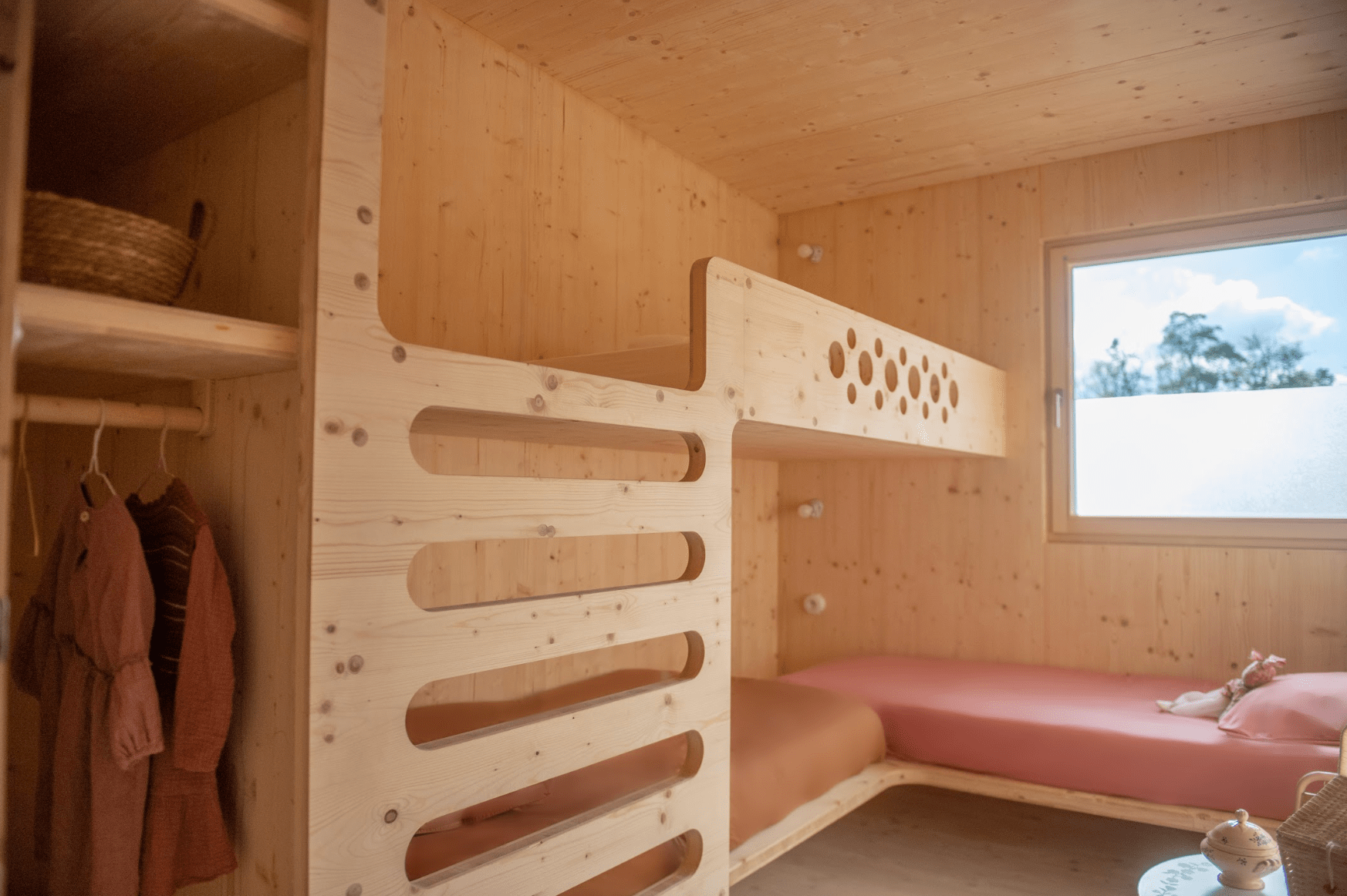 Les lits en bois à étages
