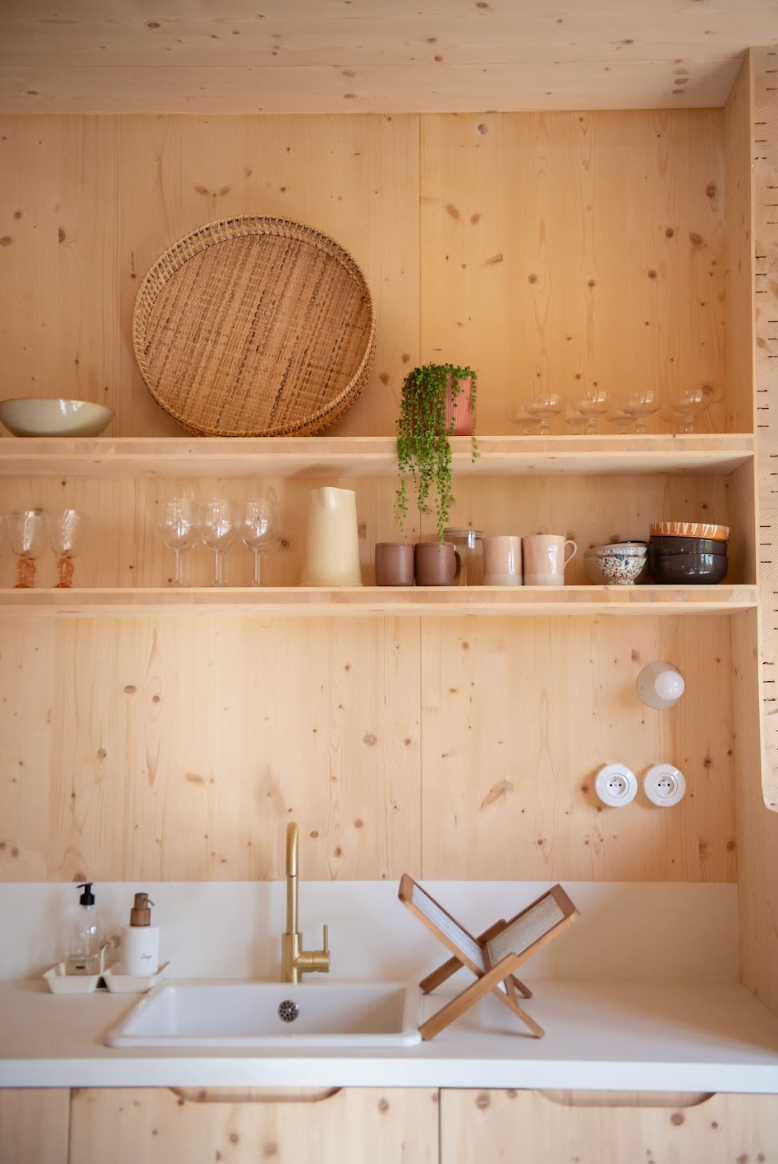 Detail of the wooden kitchen in Casa Ladoit.