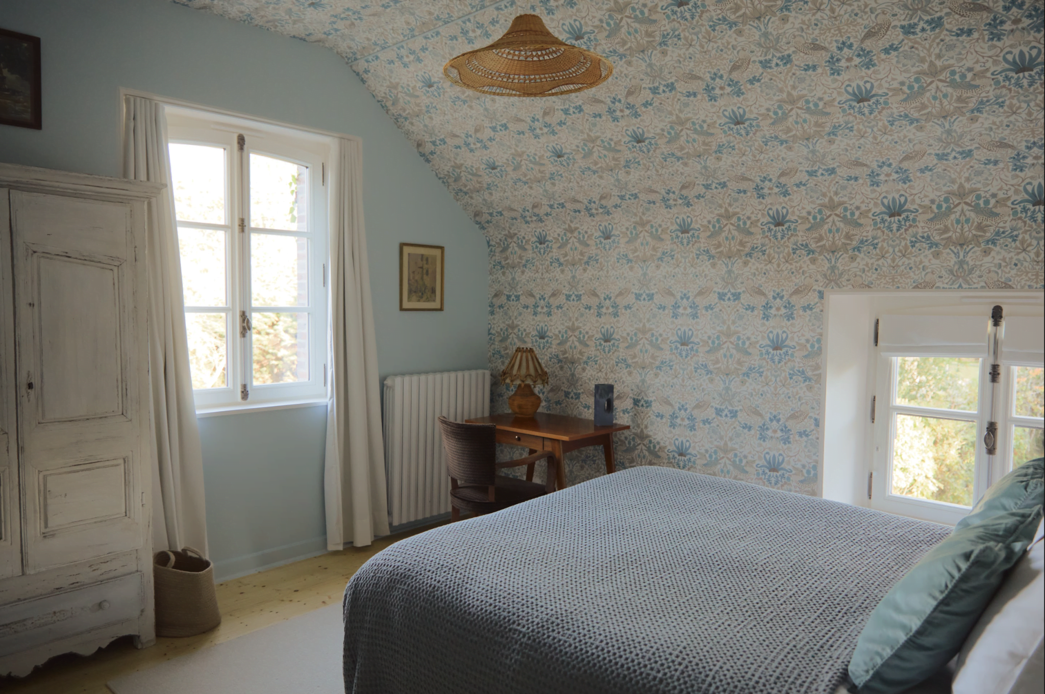 The blue bedroom of La Prairie