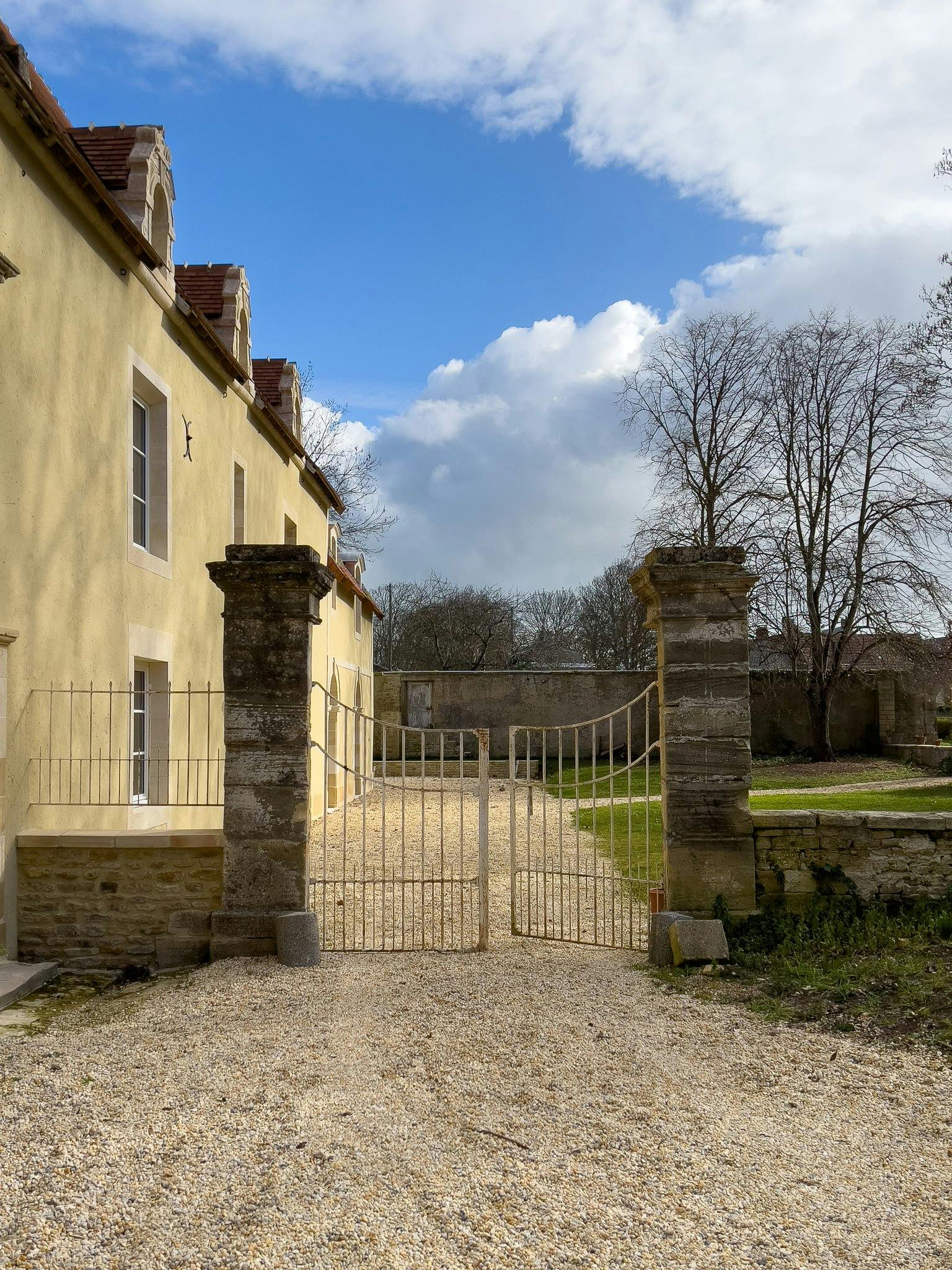 The entrance gate of the château.