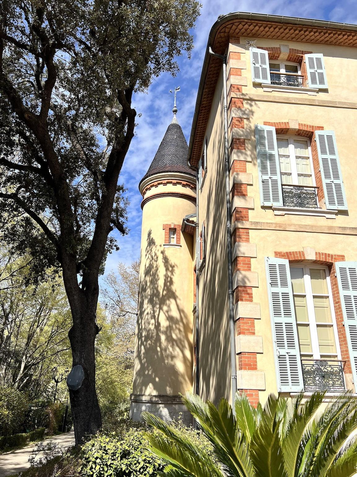 Entre le parc et le château, aucun risque de s'ennuyer mais peut-être de se perdre.  