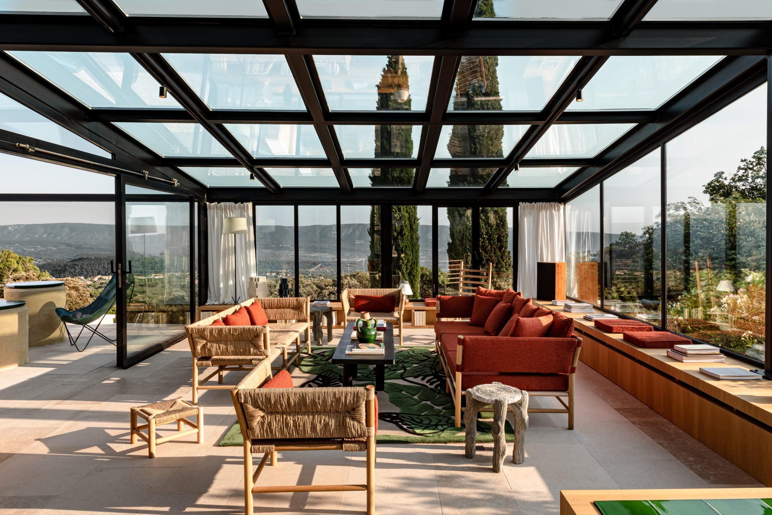 180-degree view from from the huge pergola / kitchen and living room at Hauts de Gordes