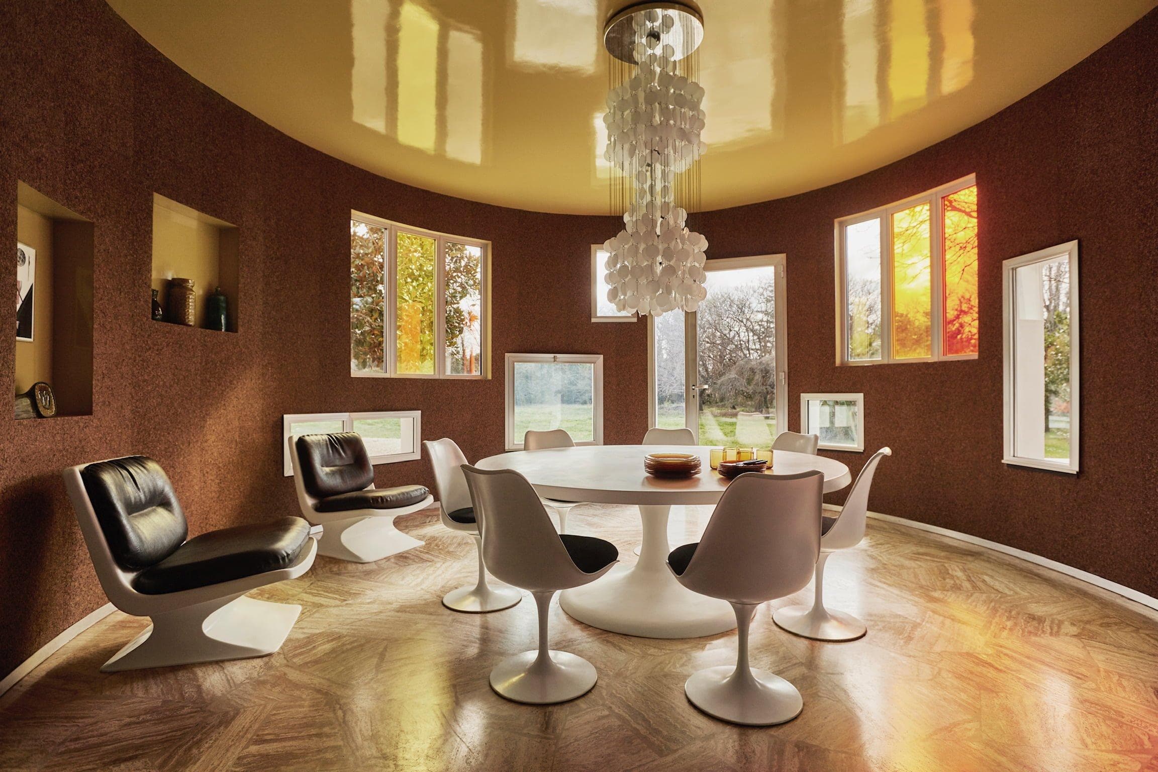 The design dining room of Villa Benkemoun.