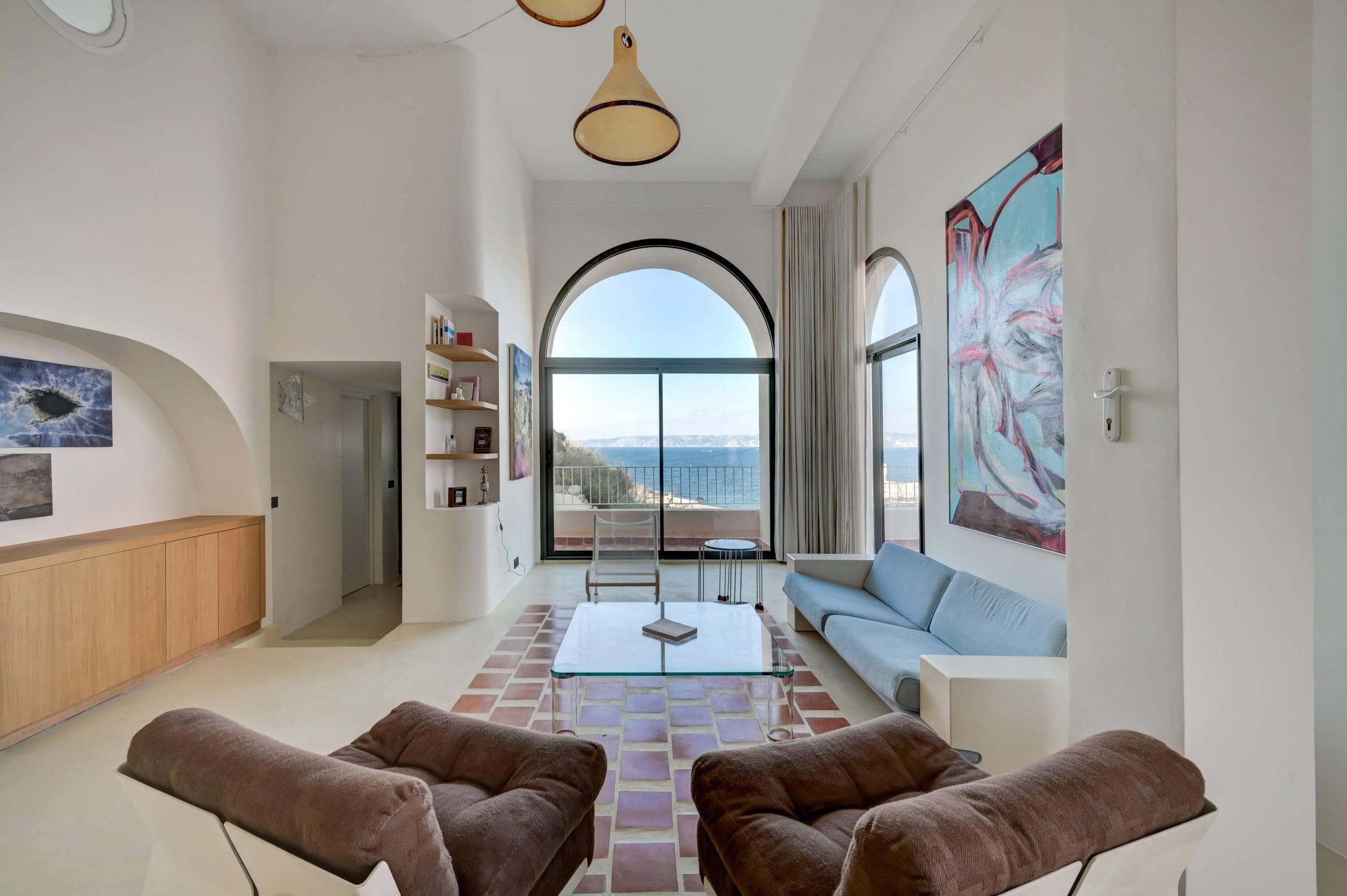 The spacious living room of Villa Mosca.