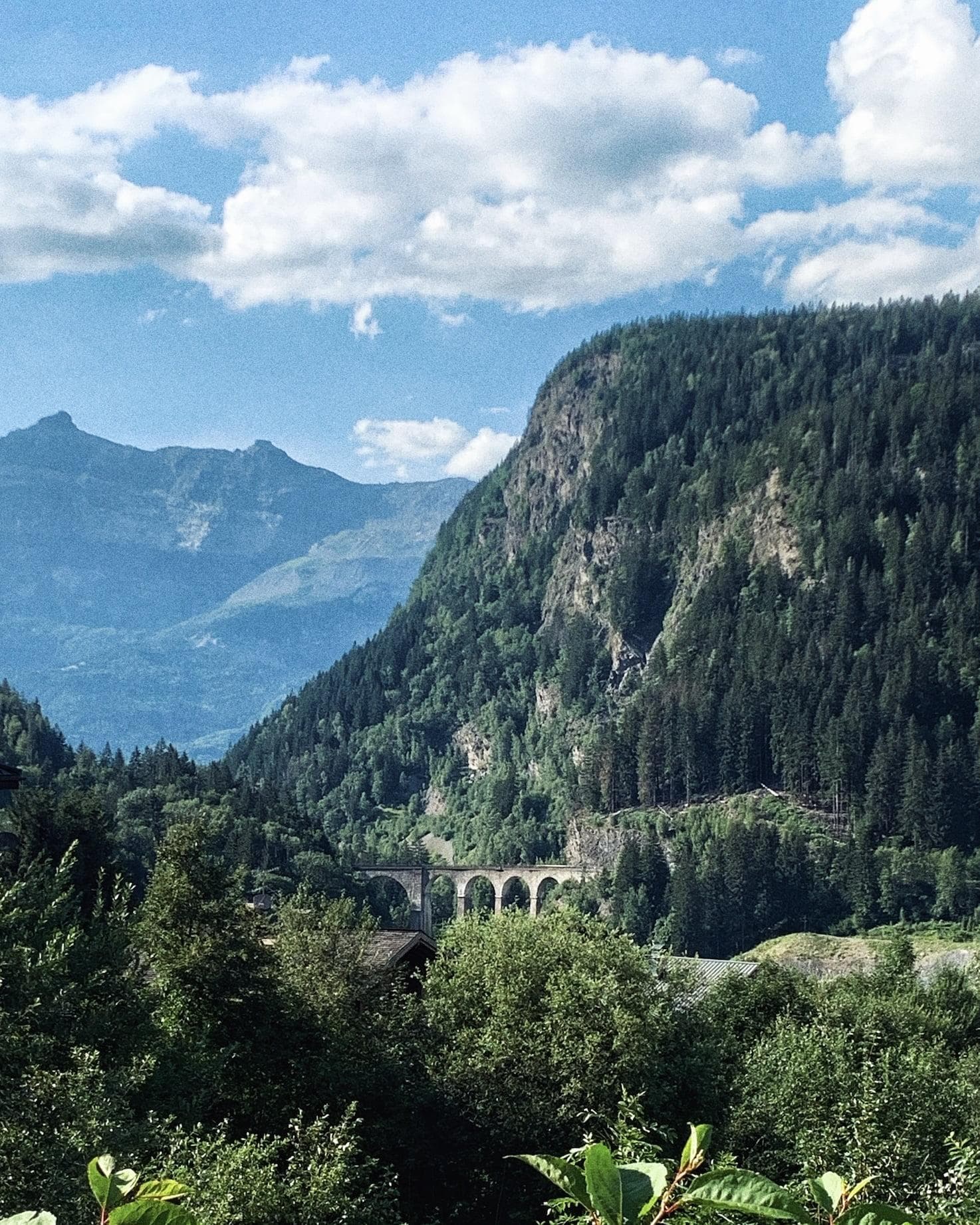 Everywhere you look, panoramic views of the mountains.