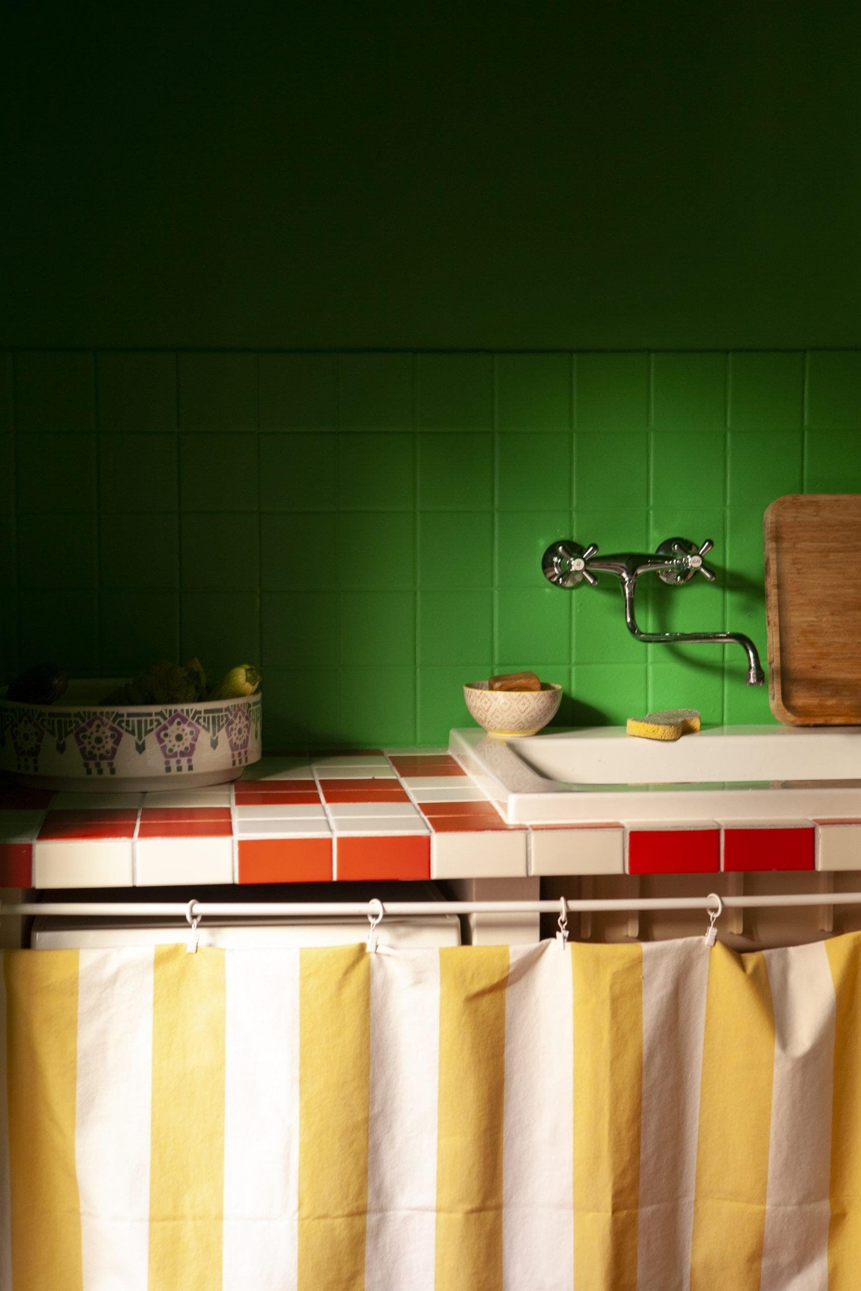 The colorful kitchen of The Cabanon des Goudes.